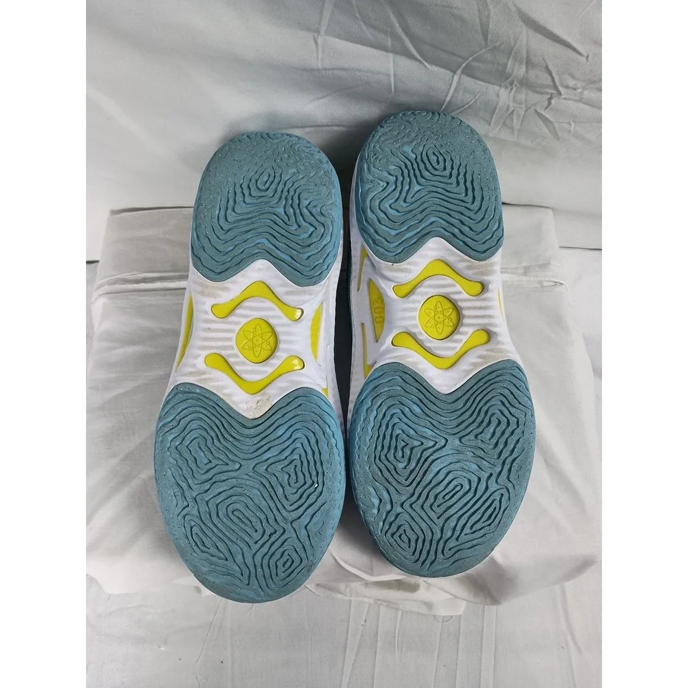 Size 11 - Nike Cosmic Unity 3 Joy